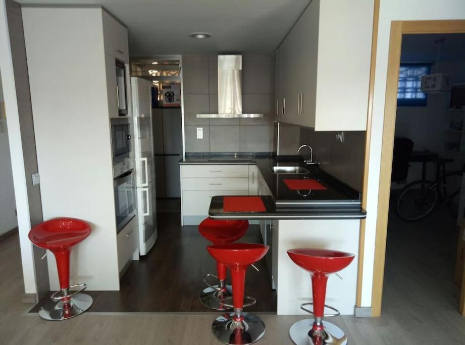 70 Sqm Apartment With Seaview In Arenales Del Sol. Exterior photo